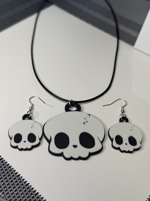 Stylová sada Skull: náušnice a náhrdelník — foto 3