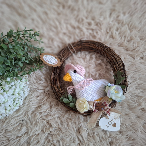 Jarní věnec s háčkovanou husičkou — foto 5