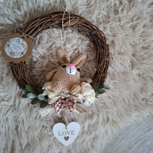 Jarní věnec s háčkovaným zajíčkem — foto 3