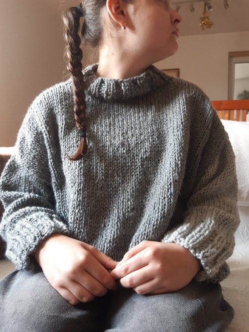 Svetr 2 v 1 v šedé SLEVA — foto 2