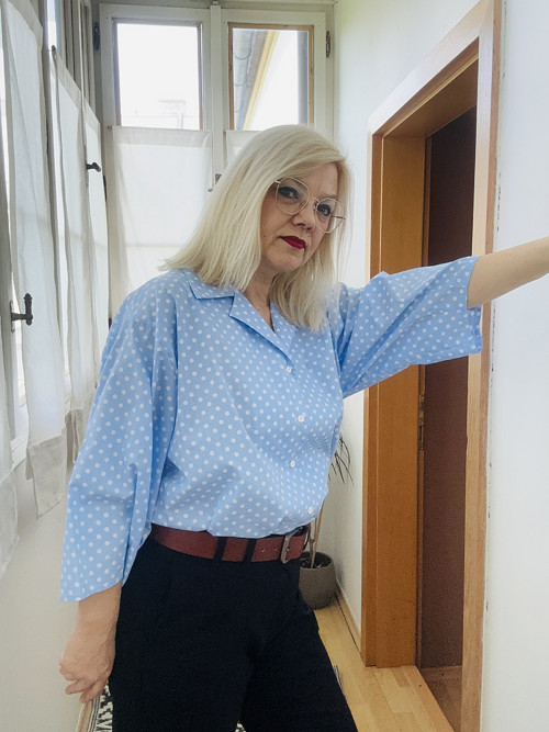 Halenka světle modrá s puntíky — foto 2