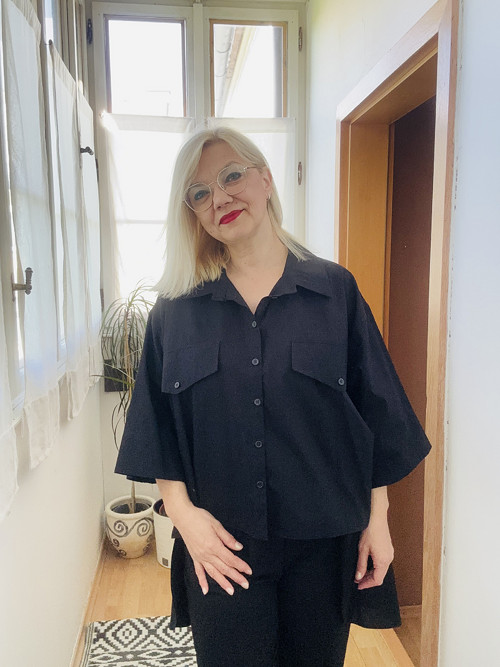 Košile černá s patkami — foto 2