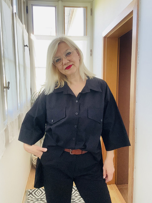 Košile černá s patkami — foto 3