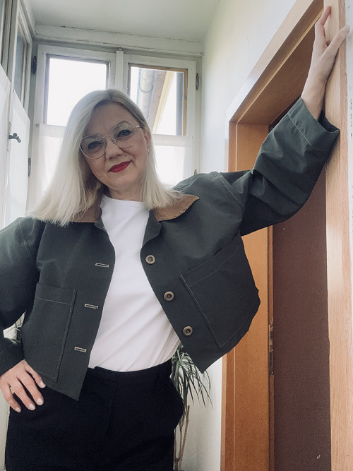Zelená Bunda s manšestrovým límcem — foto 2