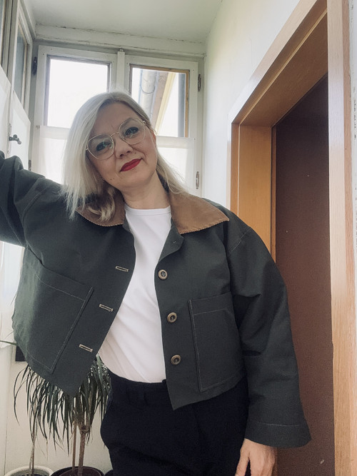 Zelená Bunda s manšestrovým límcem — foto 3