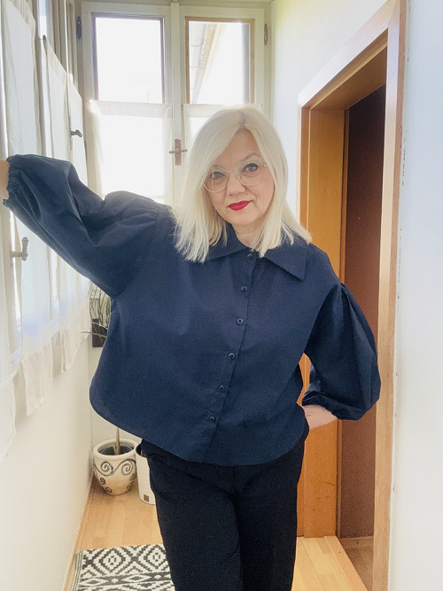 Halenka tmavomodrá s límcem — foto 4