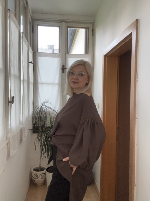 Hnědá maxi halena — foto 6