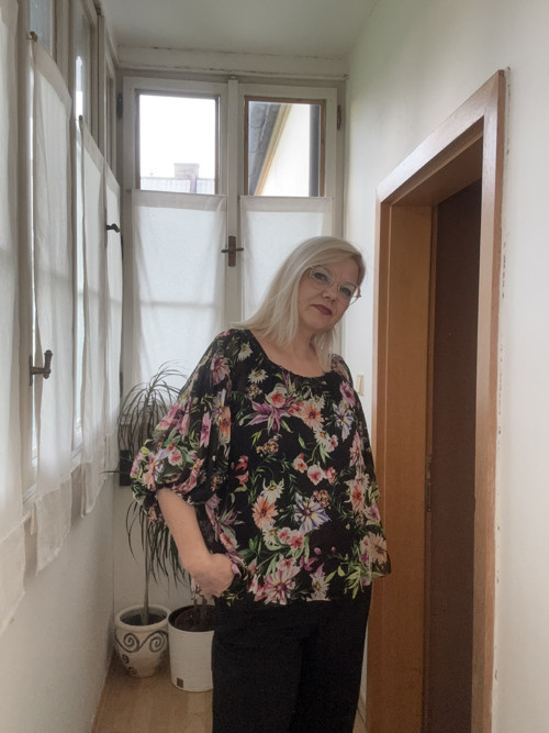 Halenka průhledná s květy — foto 2