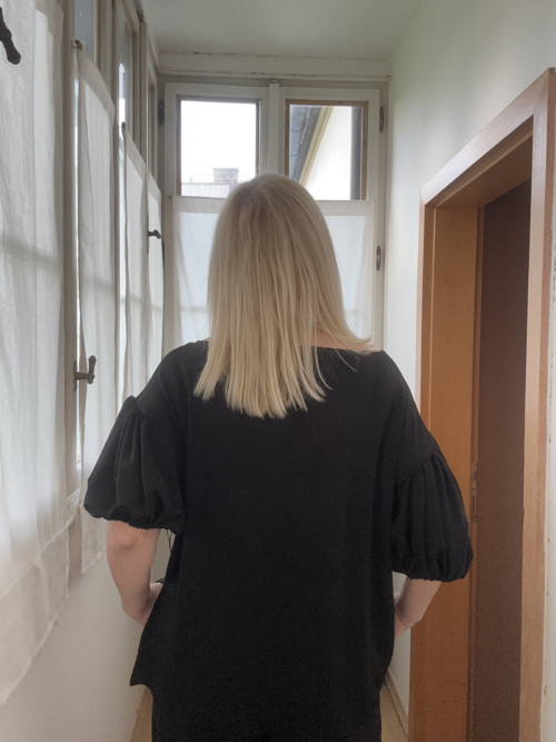 Černá úpletová halenka — foto 3