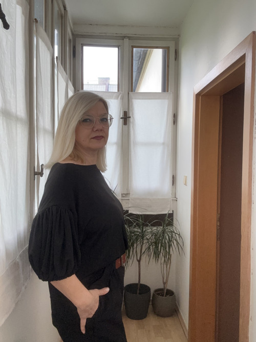 Černá úpletová halenka — foto 4
