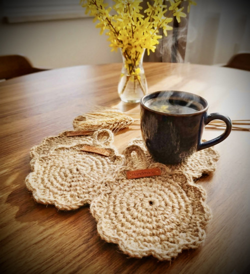 Sada čtyř háčkovaných jutových Boho podtacků — foto 4