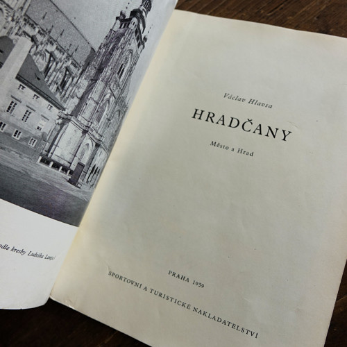 Hradčany - město a hrad — foto 2