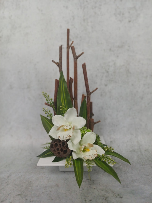 Ikebana s orchidejemi zelinkavá — foto 5