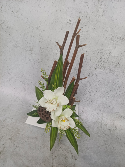 Ikebana s orchidejemi zelinkavá — foto 2