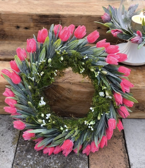 Věneček s mini tulipány — foto 2