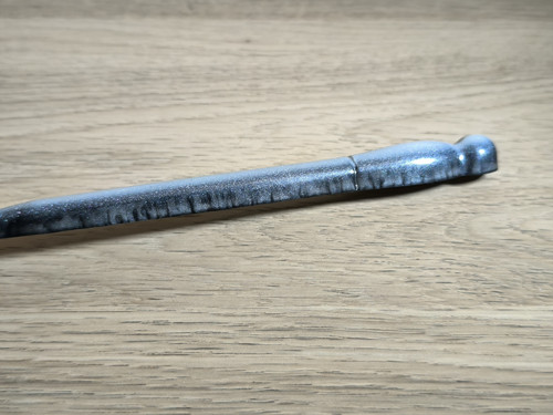 Stříbrná minimalistická propiska – třpyt — foto 3