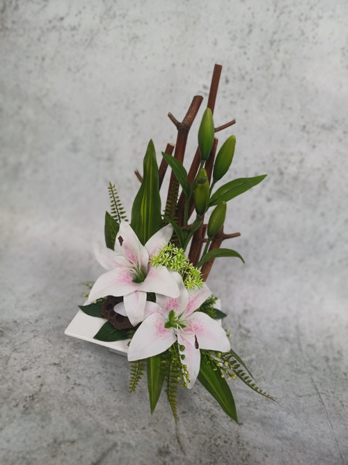 Ikebana s liliemi — foto 2