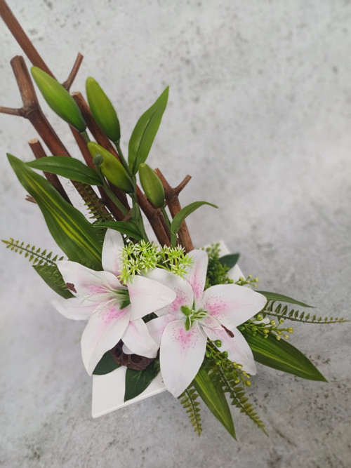 Ikebana s liliemi — foto 4