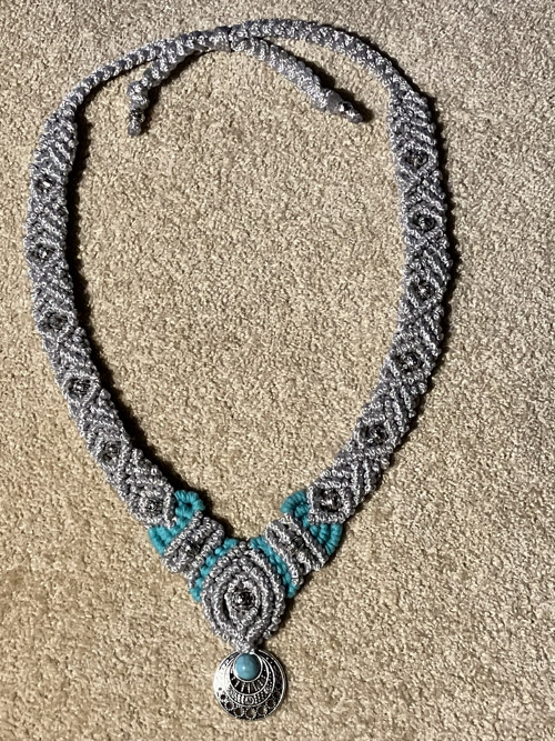 Macramé - drhaný náhrdelník — foto 2