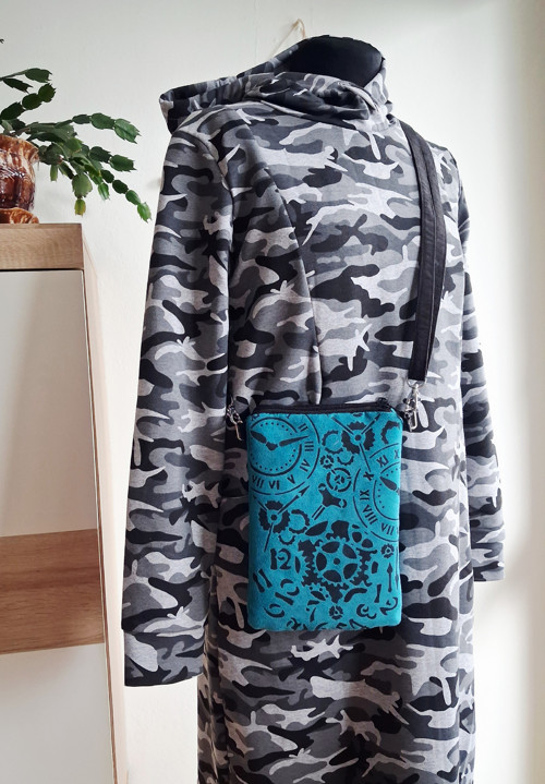 Malá crossbody hodinkový stroj — foto 2