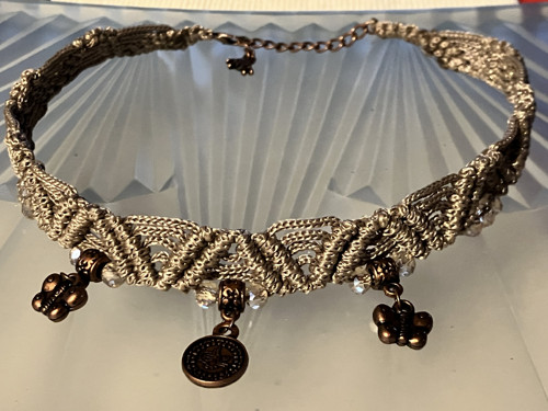 Macramé - drhaný náhrdelník — foto 2