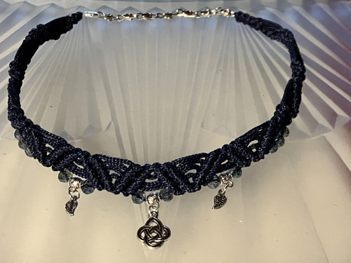 Macramé - drhaný náhrdelník — foto 2