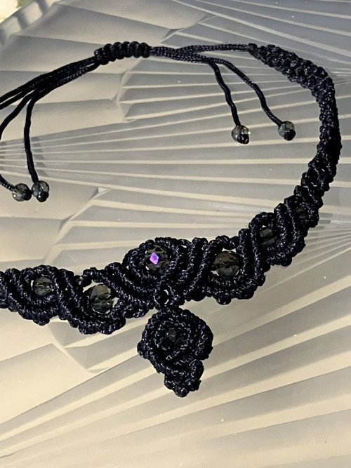 Macramé - drhaný náhrdelník — foto 3