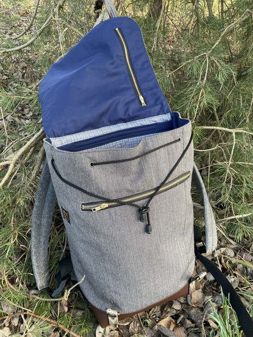 Upcyklovaný batoh BASIC Šedák — foto 6