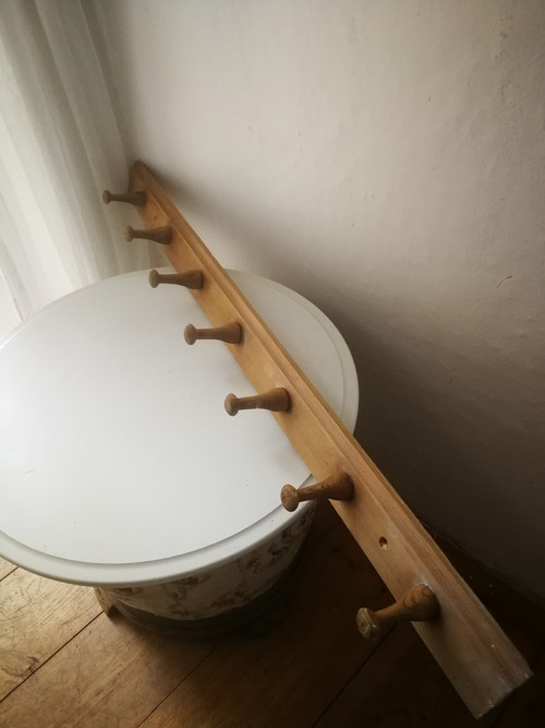 Dlouhý věšák — foto 3