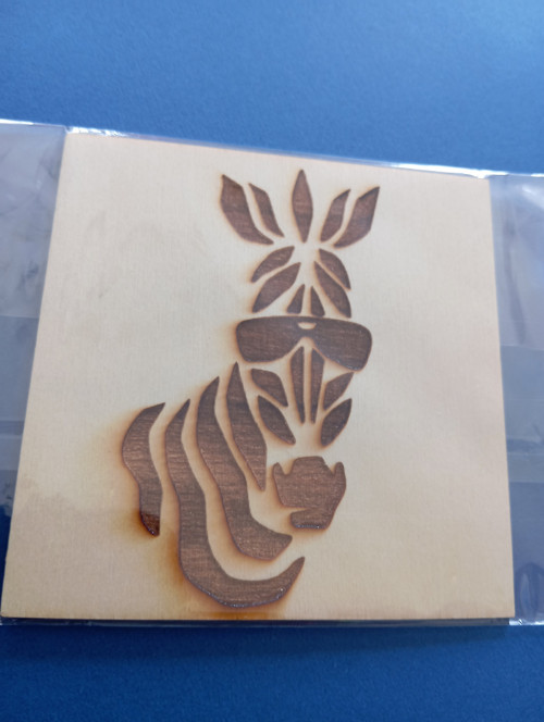 Dřevěná magnetka s gravírováním - zebra — foto 3