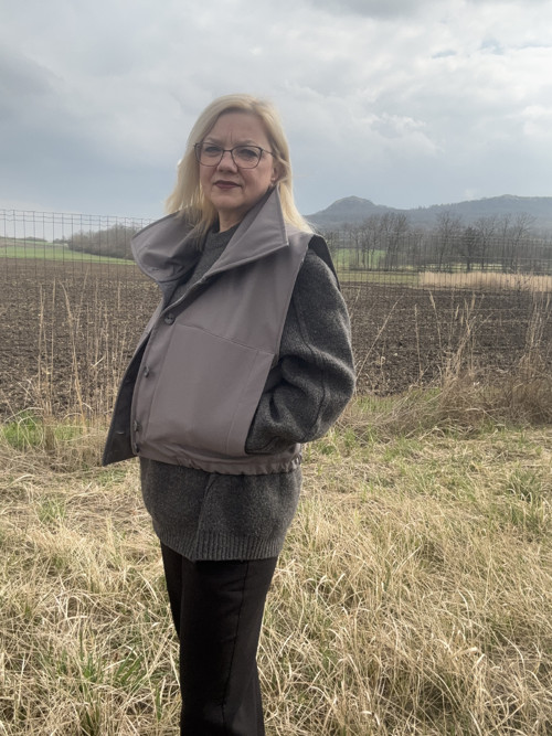 Vesta šedá — foto 2