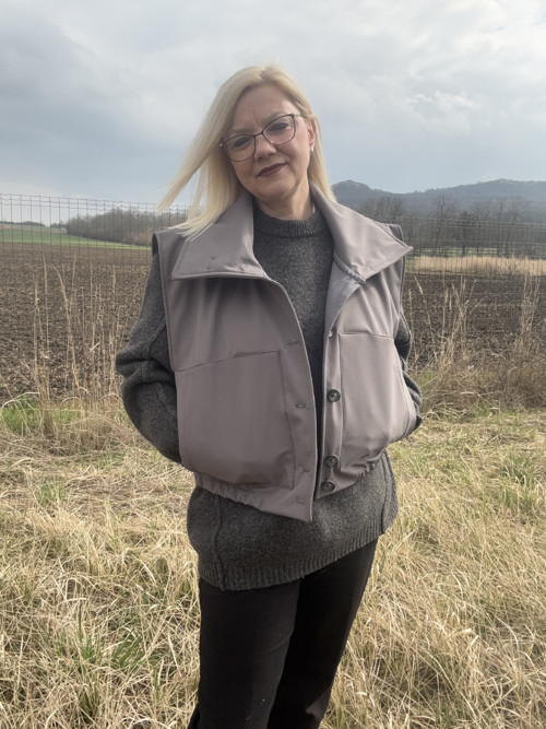 Vesta šedá — foto 6