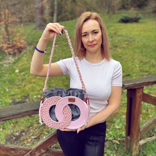 Elegantní copánková kabelka — foto 2