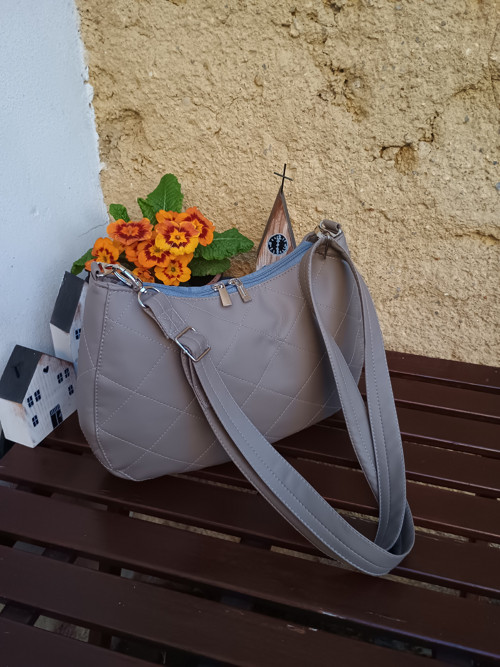 Šedohnědá Gondolka — foto 4