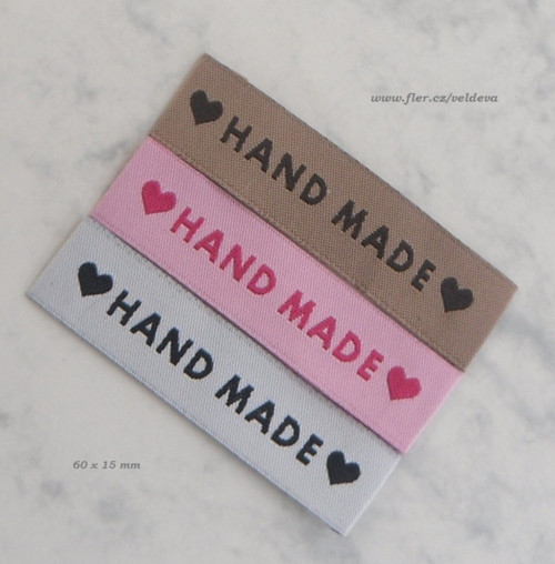 Štítek textilní handmade šedý 5 ks srdíčka — foto 3