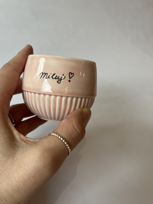 Kalíšek porcelánový, Miluj — foto 2