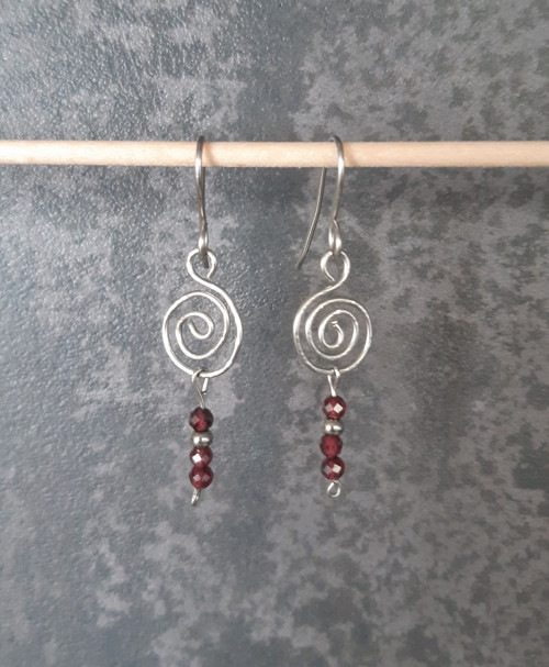 Náušnice s korálky granátu — foto 3