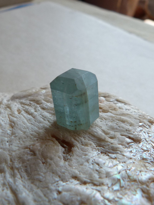 Akvamarín krystal - 1,3 cm — foto 3