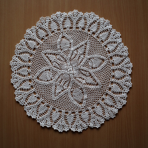 Háčkovaný ubrus - 39 cm — foto 2