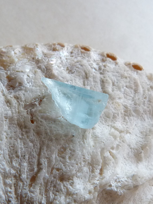 Akvamarín krystal - 1,7 cm — foto 4