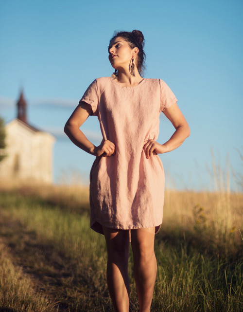 Lněné šaty hladké Pudrové — foto 3