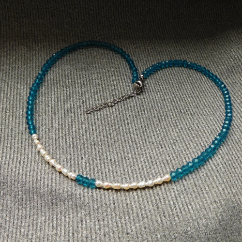 Náhrdelník - modrozelený spinel, perličky — foto 3