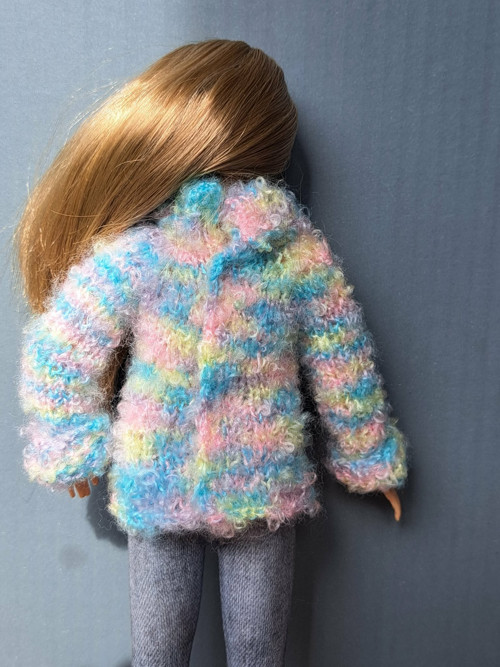 Fluffy - svetřík pro Barbie — foto 3