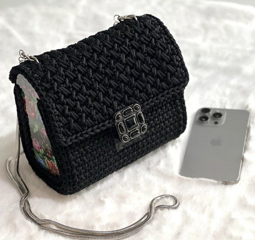 Háčkovaná kabelka/ Crossbody 'BELLA' /černá — foto 2