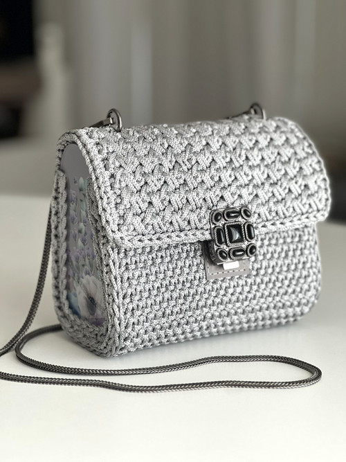Háčkovaná kabelka/ Crossbody 'BELLA' /šedá — foto 2