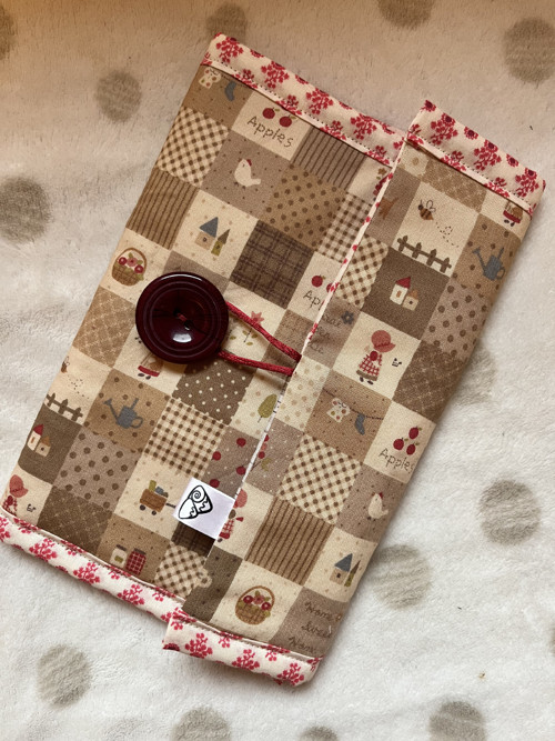 HÁČKOVNÍK " Patchwork " na knoflík — foto 2