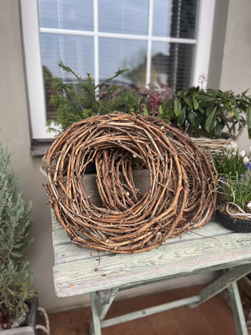 Věnec upletený z vinné révy, průměr 40cm — foto 6