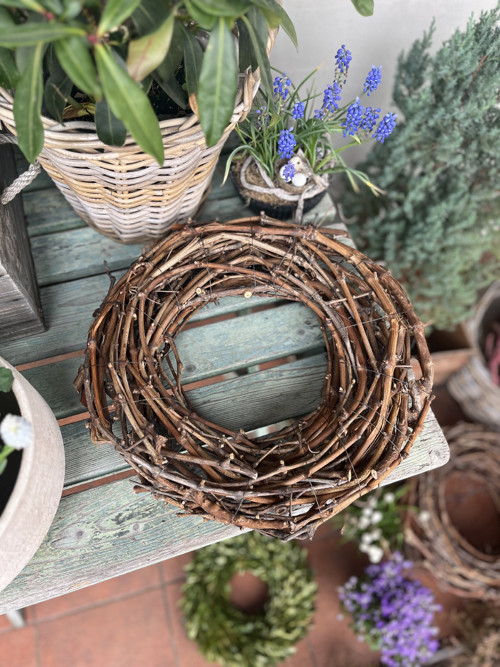 Věnec upletený z vinné révy, průměr 40cm — foto 3