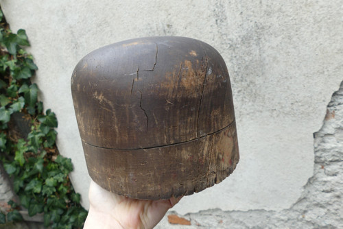 Dřevěná modistická forma na klobouky — foto 4