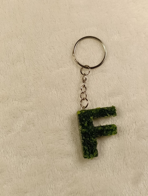 Mechový přívěsek - F — foto 2